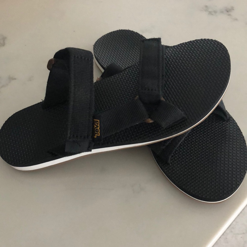 Teva women’s universal slide